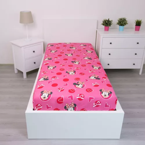 Minnie egér gumis lepedő (hearts)